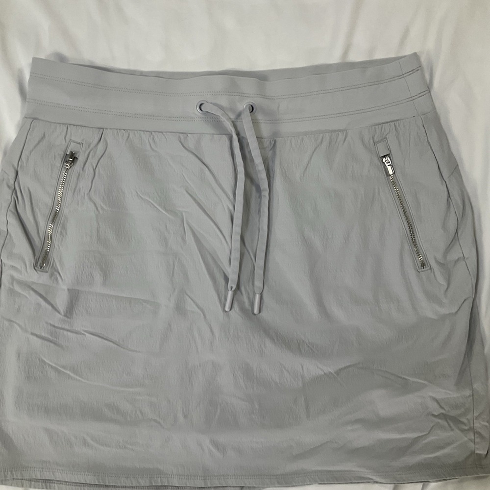 Athleta Trekkie North Skort Nylon Stretch Tennis Golf Athleisure Gray Sz 14T 440 - Picture 3 of 7